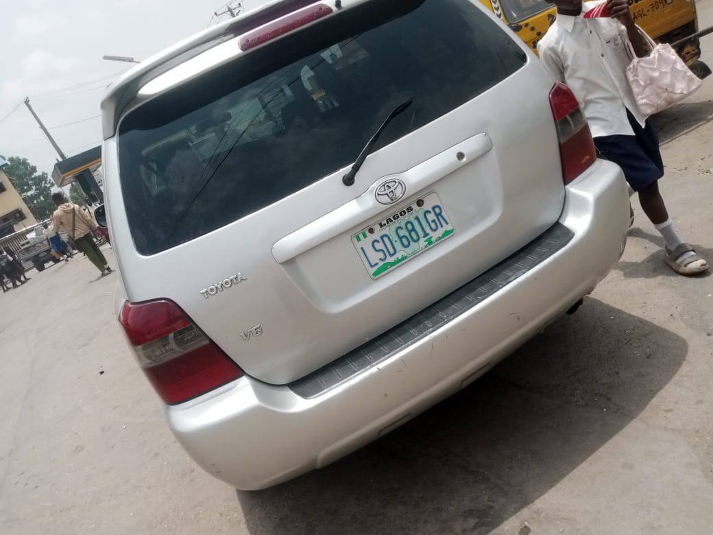 A picture of TOYOTA HIGHLANDER 05