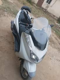 A picture of Yamaha majesty 400cc