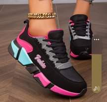 A picture of Ladies sneakers