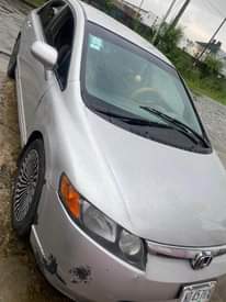 A picture of Honda civic 2007 in Toks condition at Ajah Lagos 07056058748