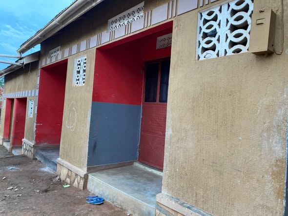 A picture of 5 single rooms with Stores For sale Location Kawanda Namalere