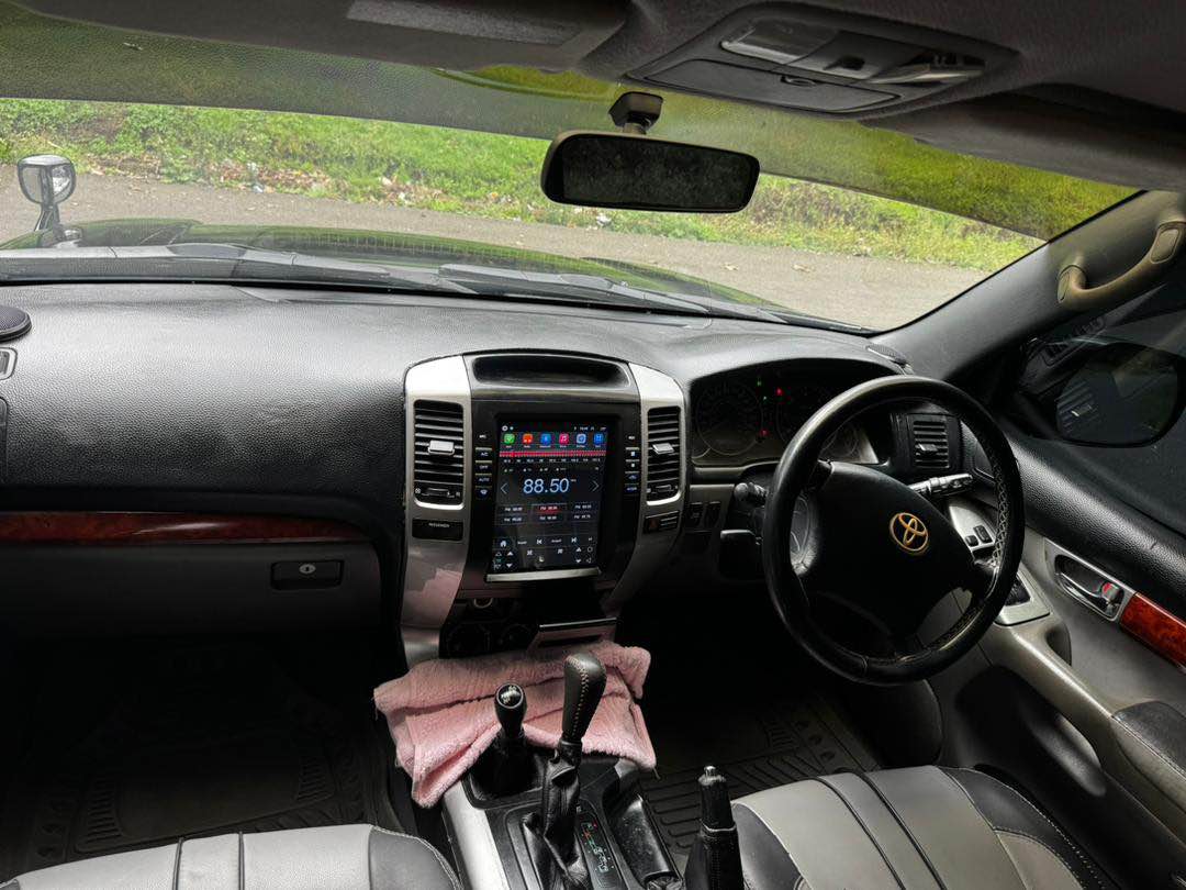 A picture of Toyot prado