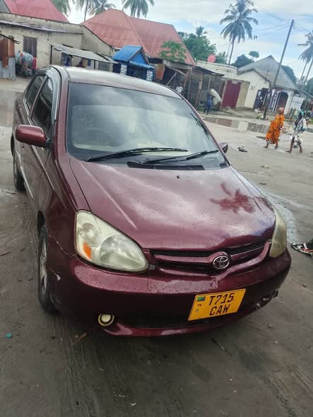 A picture of Toyota platz