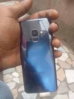 A picture of Samsung s9plain