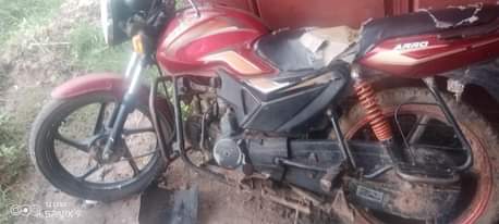 A picture of mahindra ipo kama unvyoiona njoo na bei yako kadi ipo