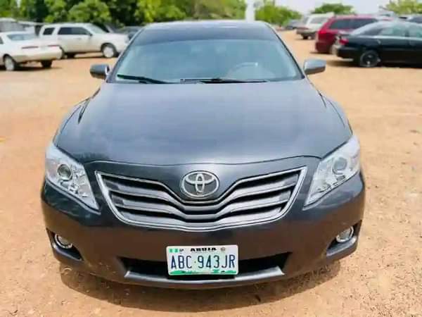 A picture of 2010 camry muscle venza engine 4plugs extremely clean N8 3m