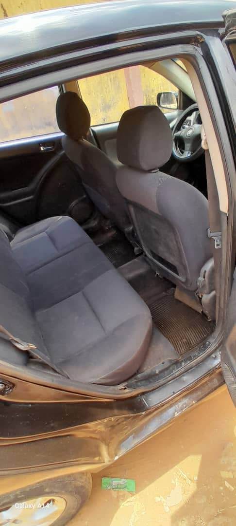 A picture of Toyota matrix 04 model