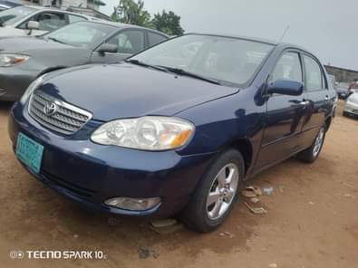 A picture of Over highest grade 06 model Toyota Corolla everything is intact