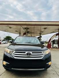 A picture of 2013 TOYOTA HIGHLANDER