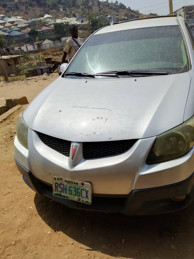 A picture of SHARP 2004 PONTIAC VIBE