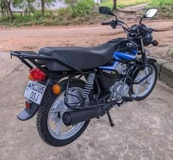 A picture of TVs 125 haina tatizo lolote full documents TSH 850 000