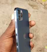 A picture of Iphone 12 copy gb 512 ram 6