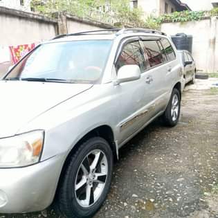 A picture of Toyota highlander 2007 hybrid