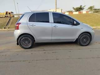 A picture of 2005 Toyota Yaris Manual