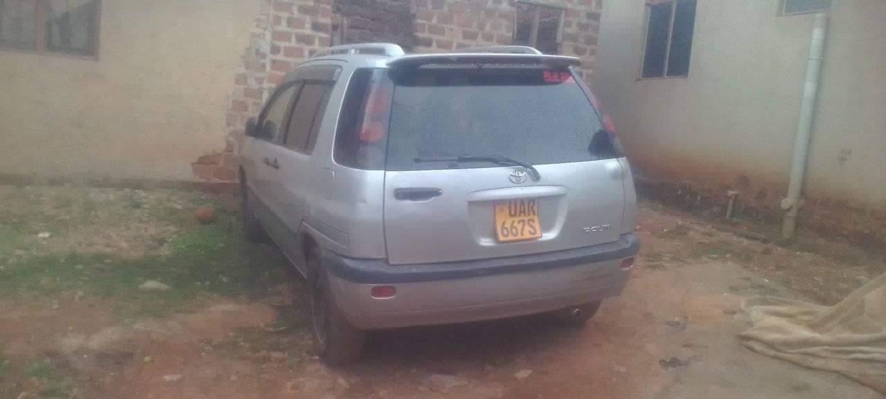 A picture of 1998 Toyota raum 1.5AWD