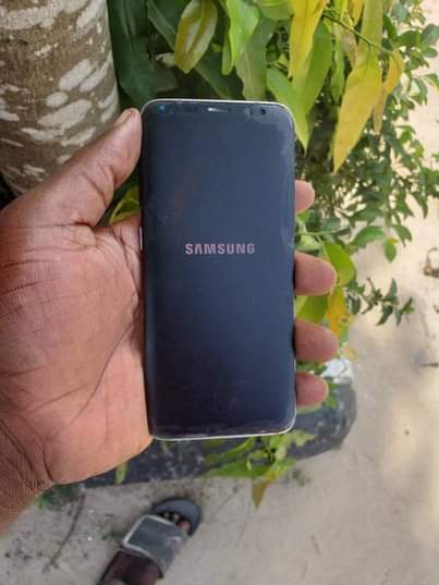 A picture of SAMSUNG S8 GB 64 RAM 4 GB