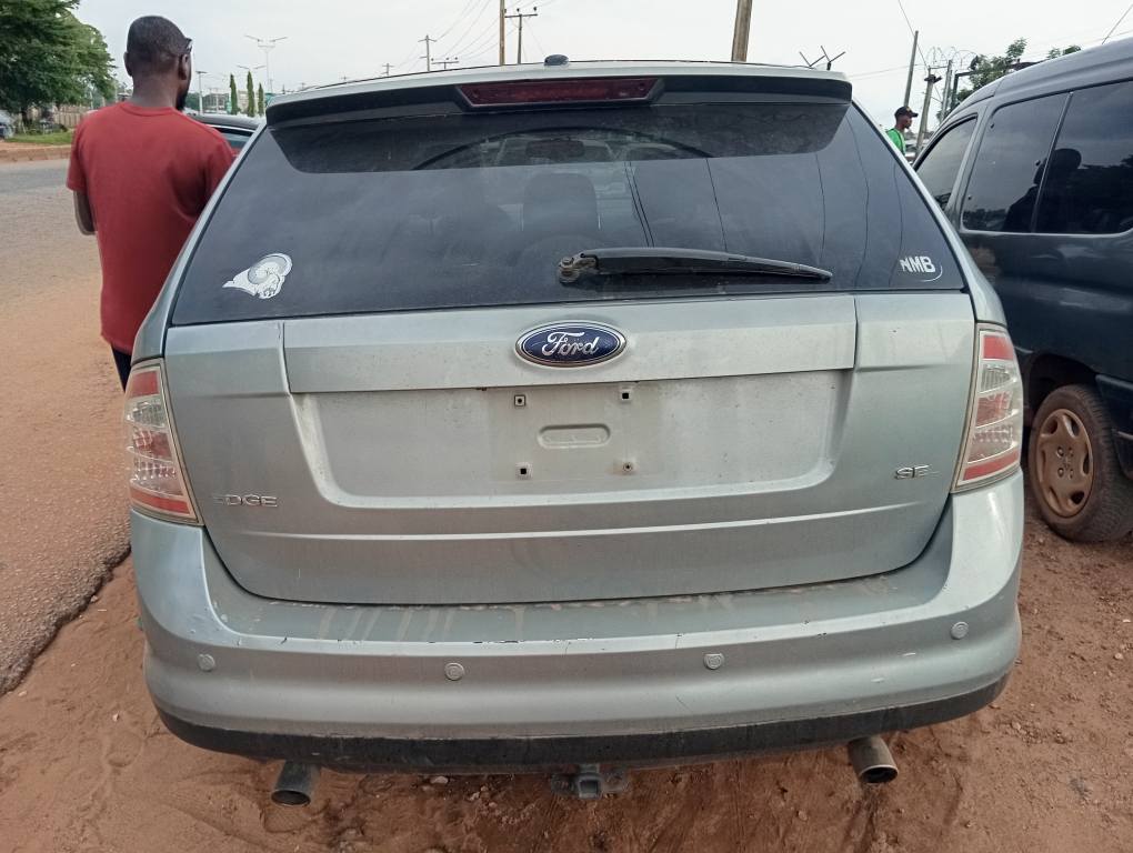 A picture of Ford Edge 09 08121000031