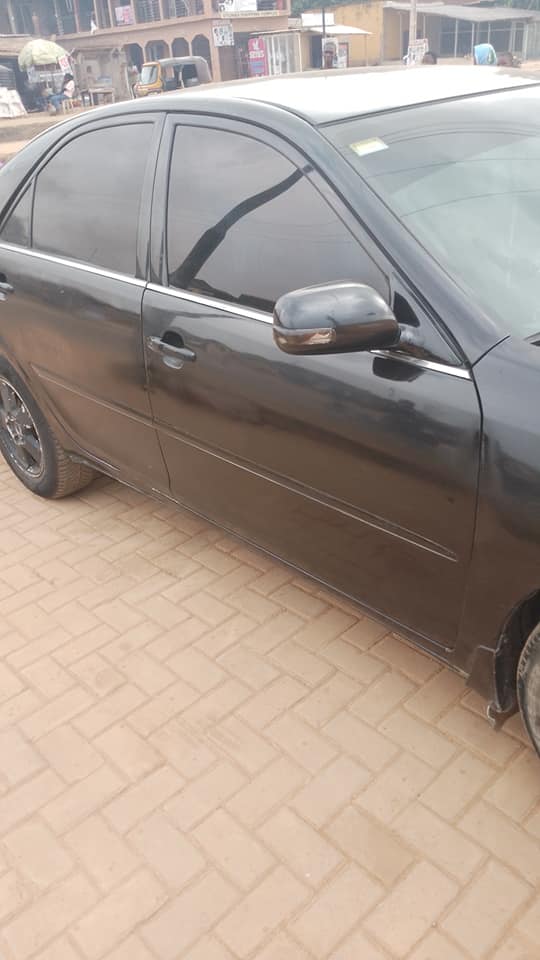 A picture of Toyota Camry 04 for sale