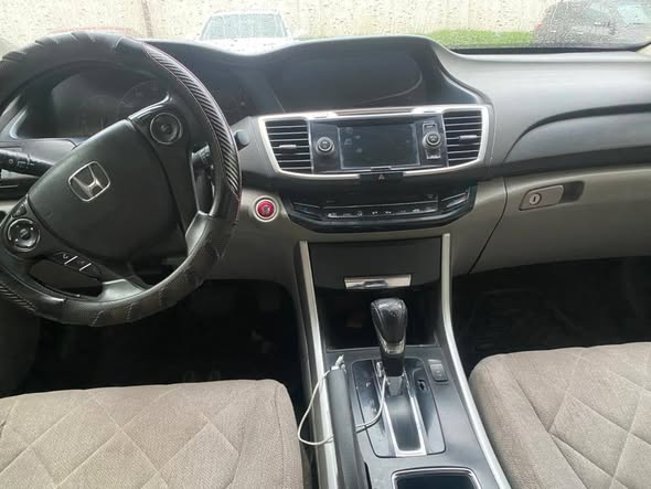 A picture of CLEAN DISTRESS 2015 HONDA ACCORD SPORT FULL OPTION