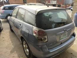 A picture of 2005 model Toyota matrix LE Tokumbo standard With untouched engine