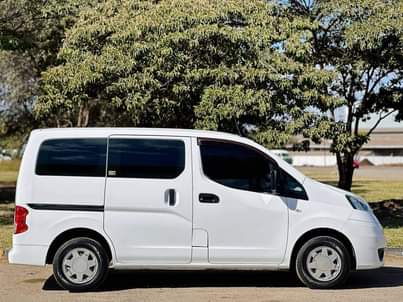 nissan nv200