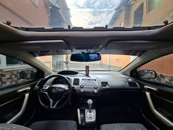 A picture of SHARP HONDA CIVIC COUPE EXCELLENT CONDITION