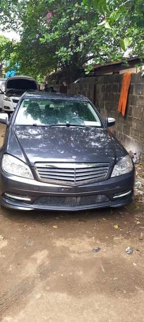A picture of Mercedes Benz C 220 2008 Model Cylinder 4 plugs FOREIGN