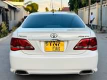 A picture of TOYOTA CROWN ATHELETE