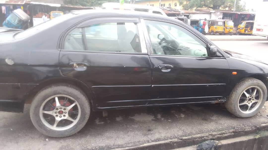 A picture of Honda Civic 04 model