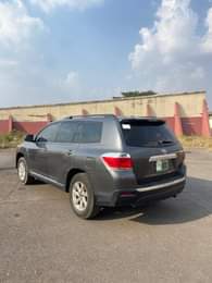 A picture of Toyota Highlander direct 2012 Buy and drive All Document fully