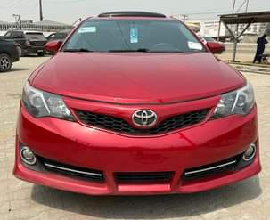 A picture of Toyota Camry 2012