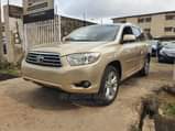 A picture of Quick deal in Lagos Toyota Highlander limited 2010 6 85million