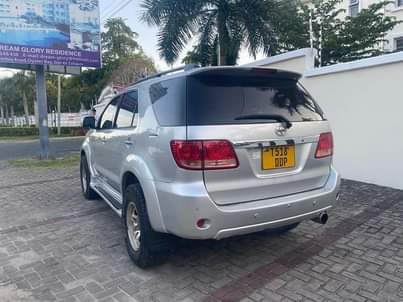 A picture of TOYOTA FORTUNER