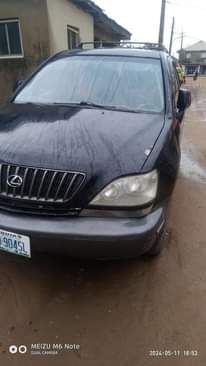 A picture of partly first body rx300 2001 with a very sound engine