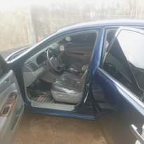 A picture of Toyota Camry 2005. Some part flash on first body. Engine