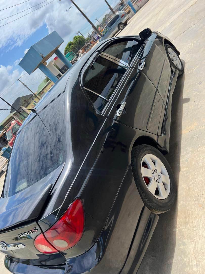 A picture of Toyota Corolla 05