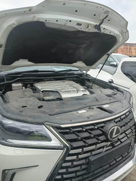 A picture of BRAND NEW LEXUS LX570