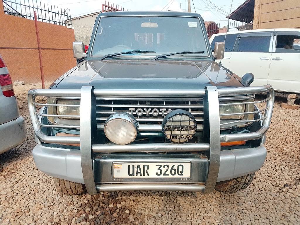 A picture of Prado 25 millions automatic CALL 0786 92 82 59 LOCATED