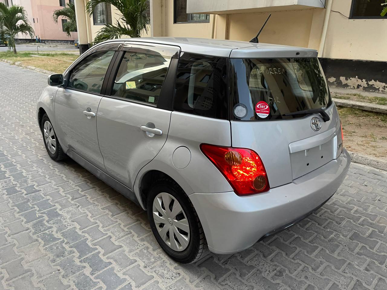 A picture of Toyota ist