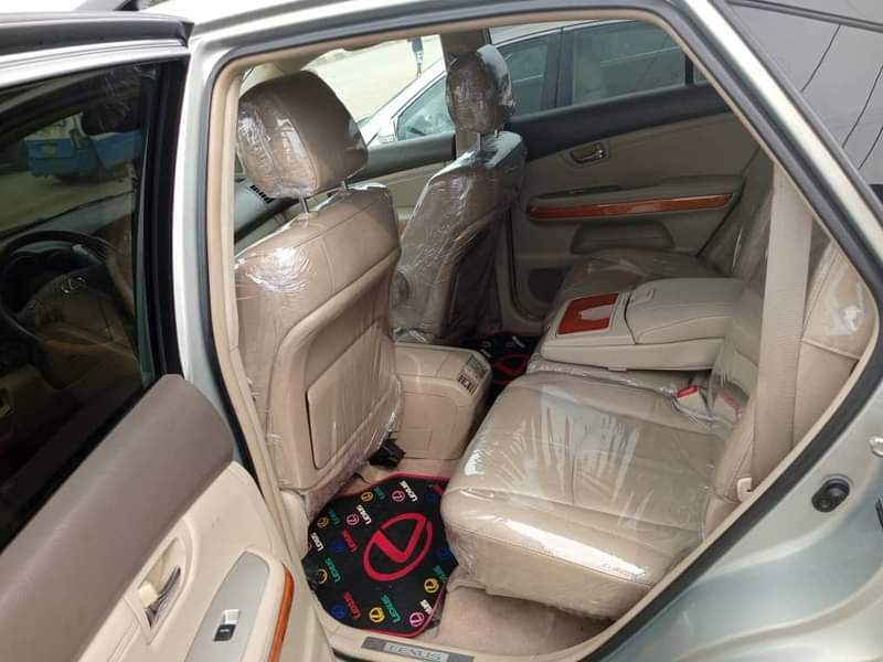 A picture of Highest grade Lexus RX 330 Everything is intact and untouched