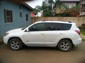 A picture of Rav4 2006