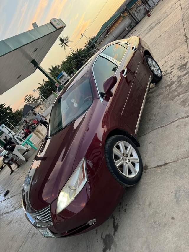A picture of Registered Es350 2008