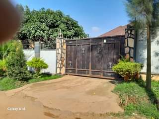 A picture of 3 bed room house on sale