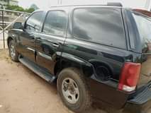 A picture of Cadillac Escalade 03