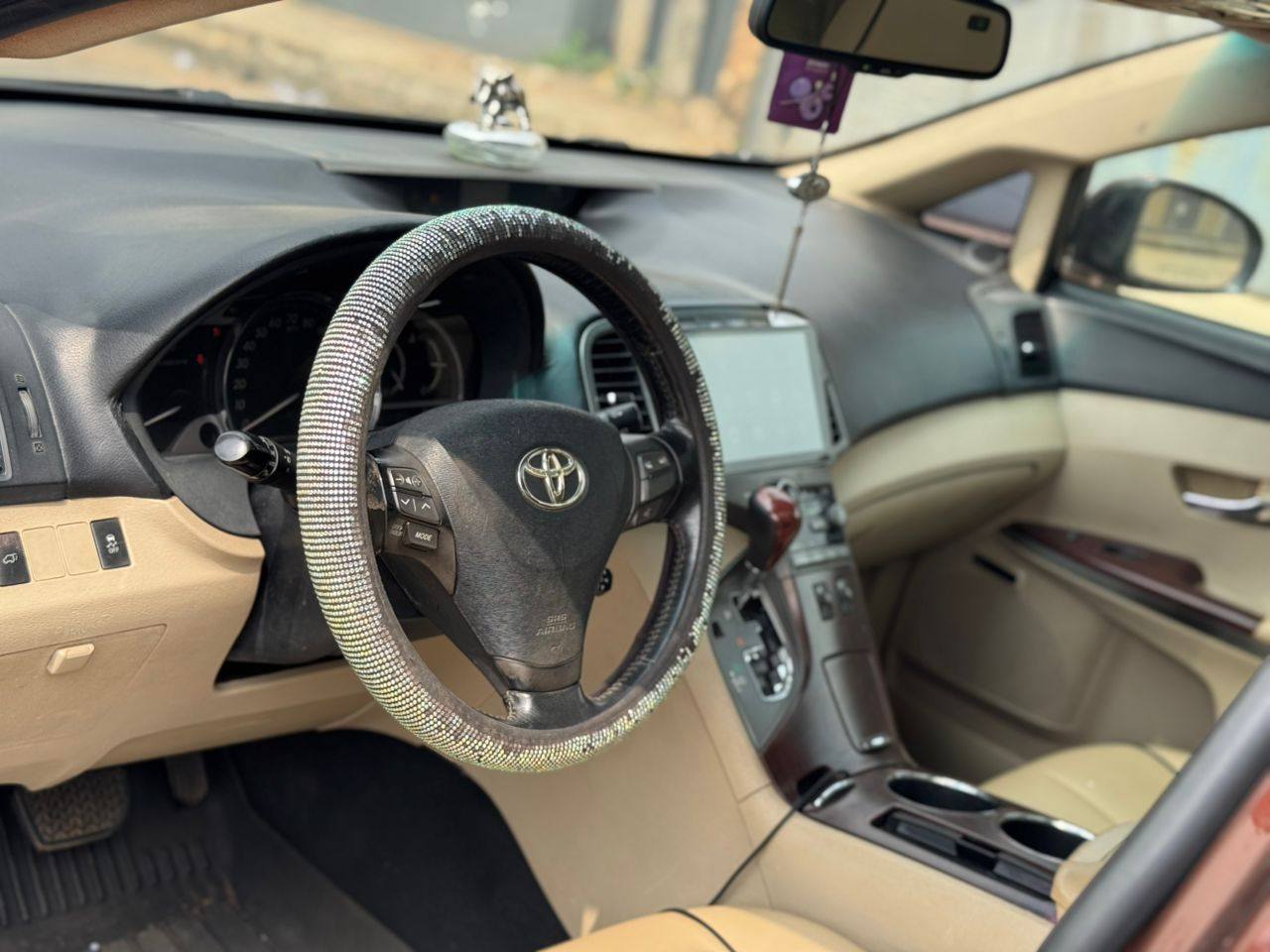 A picture of 2010 REGISTERED TOYOTA VENZA V6