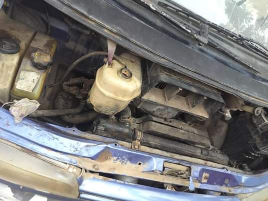 A picture of 1st body 99 Toyota previa auto with back axle shaft