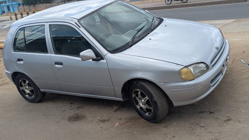A picture of Toyota starlet CJ Full document Full ac Bei 5 5M