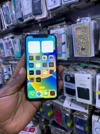 A picture of Iphone x 64gb no face id working perfectly