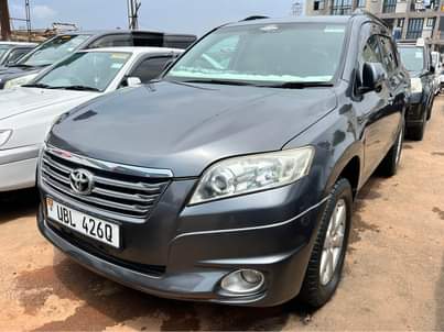 A picture of Toyota vangurad model 2009 42M 0705176582