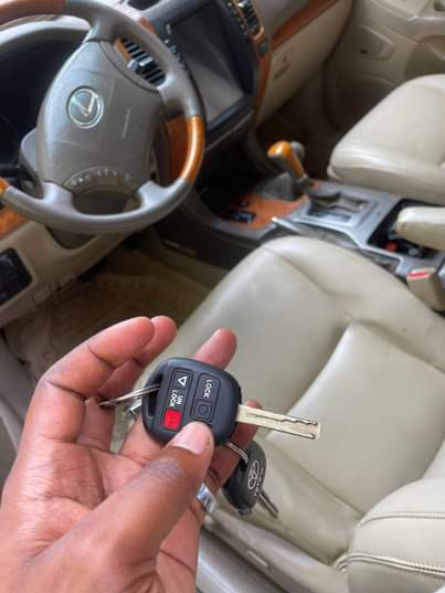 A picture of Extremely Clean Lexus Gx470 nothing to fix Owerri imo state